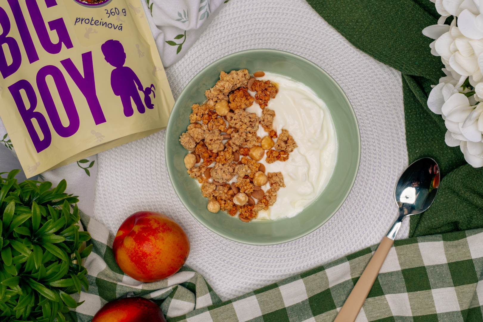 Proteinová granola Sweet and Salty s příchutí slaného karamelu 360g Eko varianta - Obrázek 2