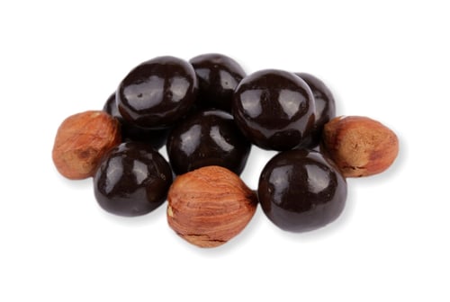 Lískové ořechy v karobu