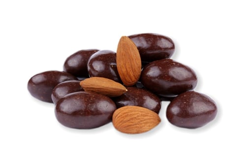 Mandle s CHILLI v hořké čokoládě