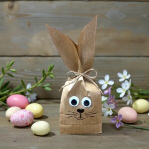 Velikonoční ořechový zajíček - Arašídy v barvené krustě 180g